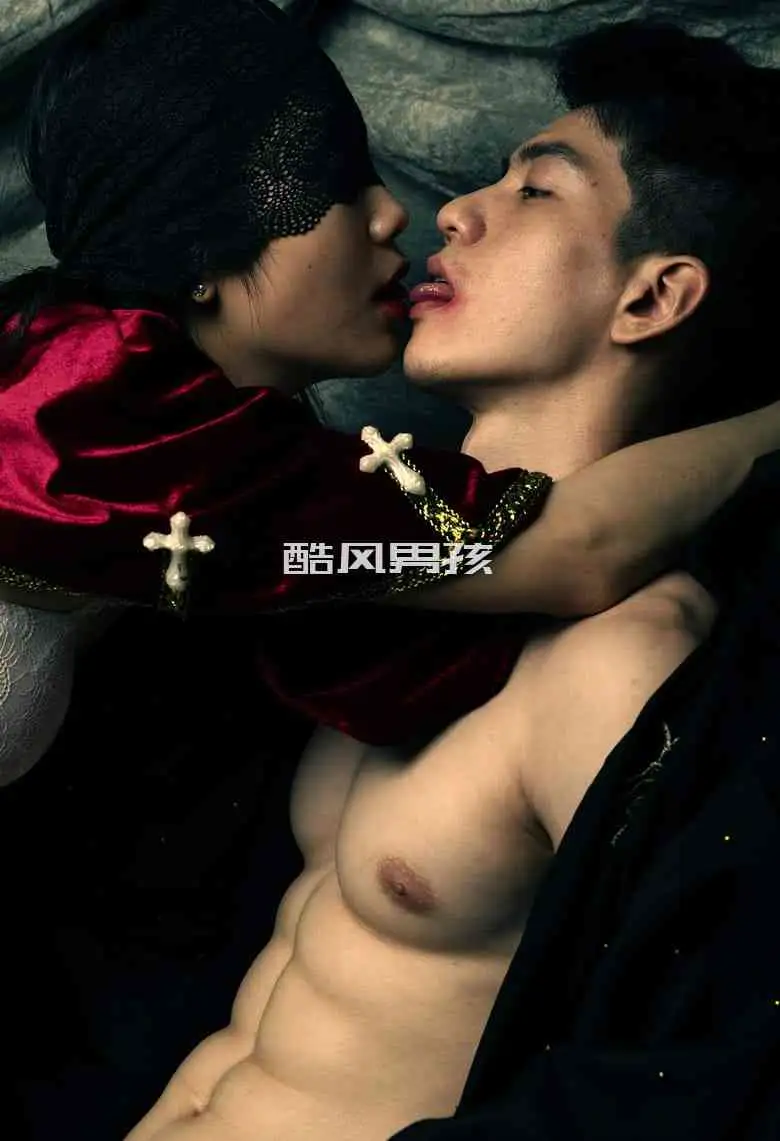 VAMPIRE AND MAID-DANG QUOC DAT | 写真+视频