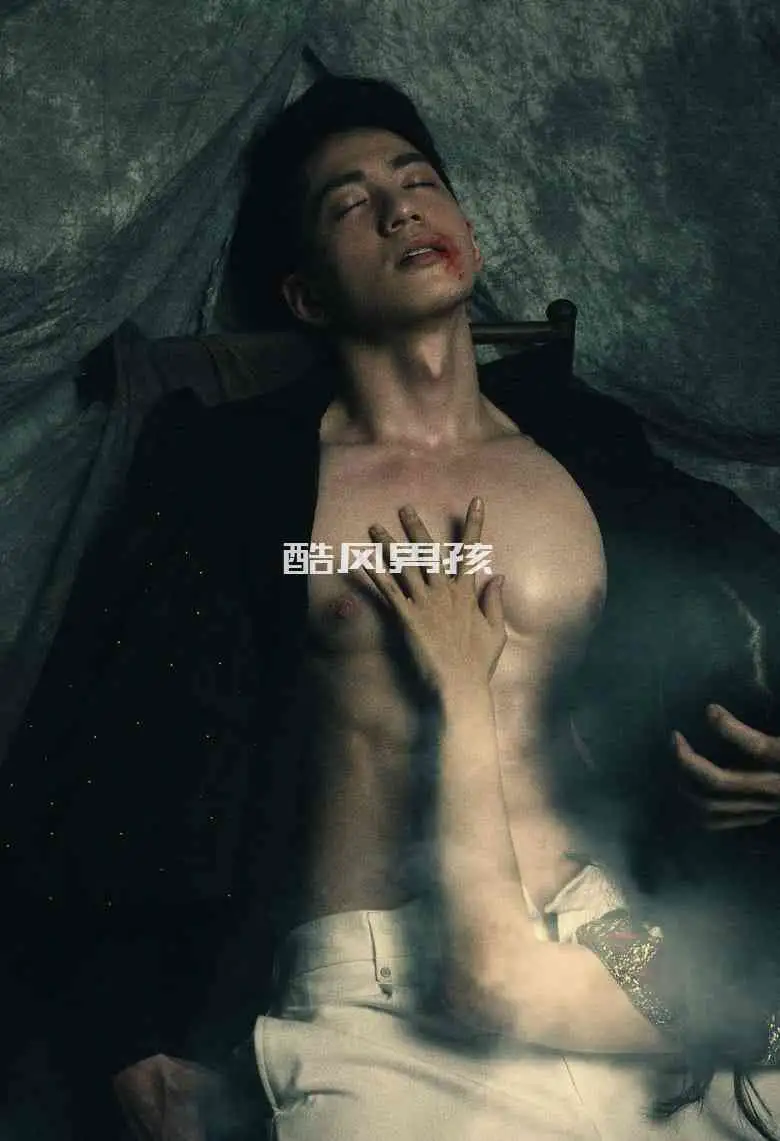 VAMPIRE AND MAID-DANG QUOC DAT | 写真+视频