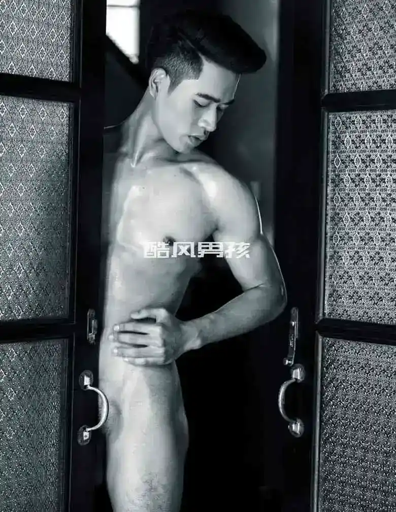MENLUSCIOUS NO.01 RON CHARRON | 半全见版