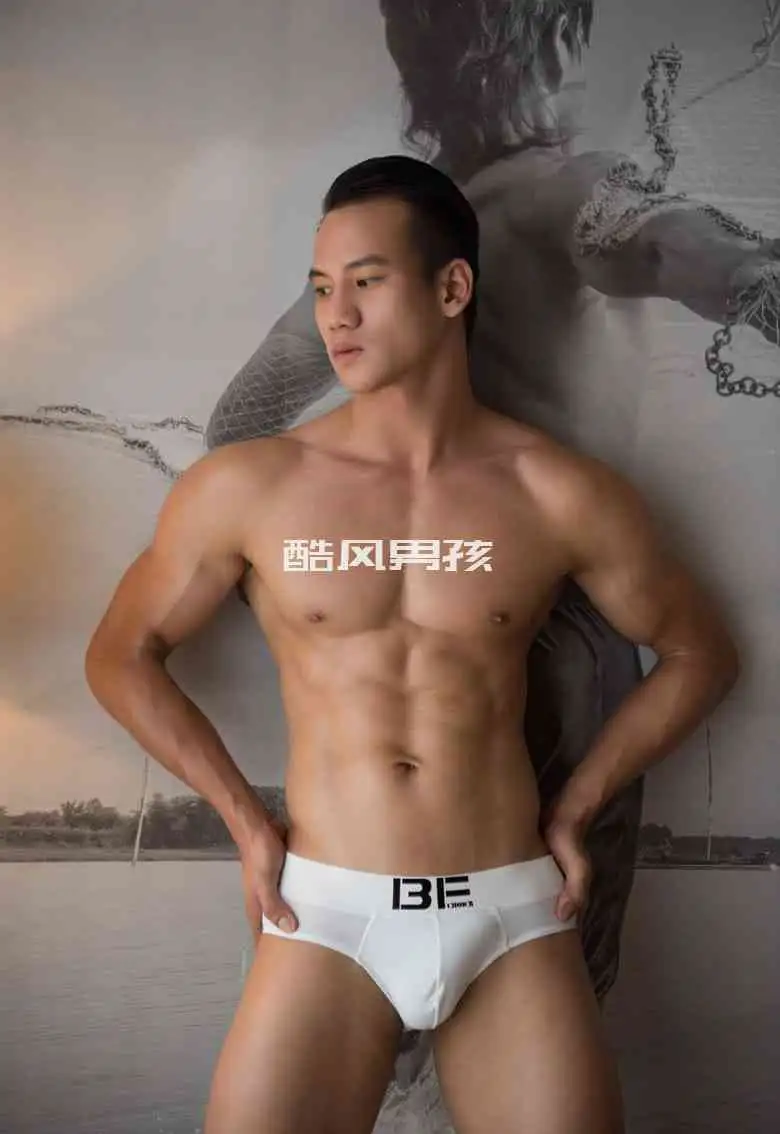 QUAN & HOANG 互Cao | 写真+视频