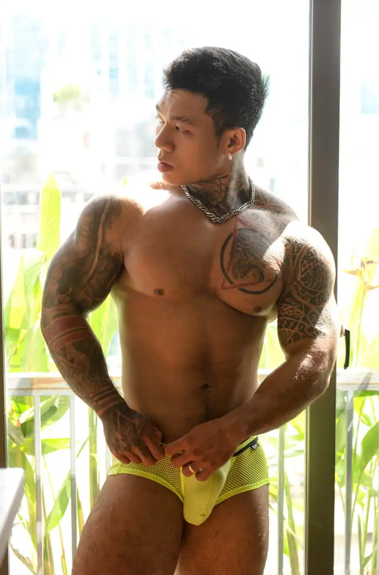 INDOORMEN NO.01 越男扛霸子-PINKY | 写真